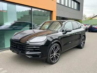 Porsche Cayenne 3.0 V6 — SUV premium 2025, 6000 km, équipement prestige — exterior view