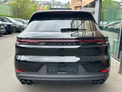 Porsche Cayenne 3.0 V6 — SUV premium 2025, 6000 km, équipement prestige — detail