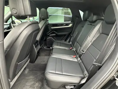 Porsche Cayenne 3.0 V6 — SUV premium 2025, 6000 km, équipement prestige — Thumbnail 8