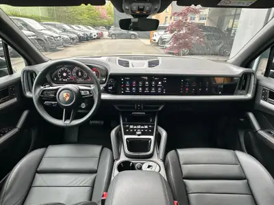 Porsche Cayenne 3.0 V6 — SUV premium 2025, 6000 km, équipement prestige — Thumbnail 10