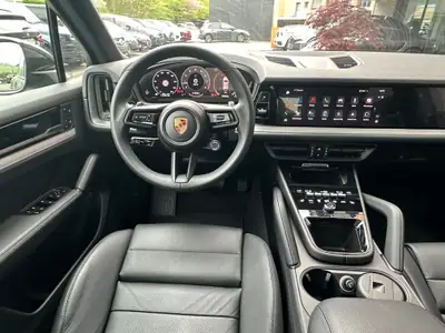 Porsche Cayenne 3.0 V6 — SUV premium 2025, 6000 km, équipement prestige — Thumbnail 11