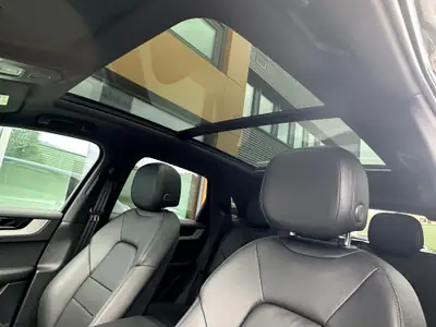 Porsche Cayenne 3.0 V6 — SUV premium 2025, 6000 km, équipement prestige — Thumbnail 14