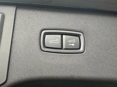 Porsche Cayenne 3.0 V6 — SUV premium 2025, 6000 km, équipement prestige — Thumbnail 22