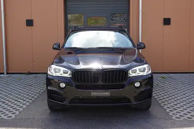 BMW X5 xDrive 25d — SUV premium diesel, intérieur cuir, équipements haut de gamme — côté