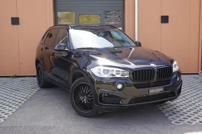BMW X5 xDrive 25d — SUV premium diesel, intérieur cuir, équipements haut de gamme — vue extérieure