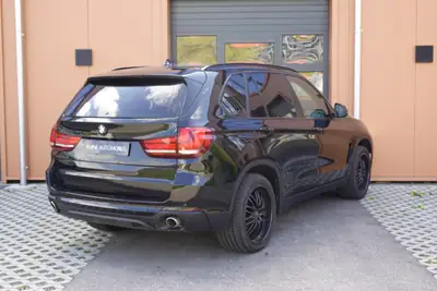 BMW X5 xDrive 25d — SUV premium diesel, intérieur cuir, équipements haut de gamme — Miniature 8