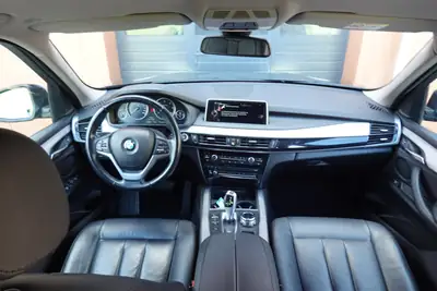 BMW X5 xDrive 25d — SUV premium diesel, intérieur cuir, équipements haut de gamme — Miniature 11