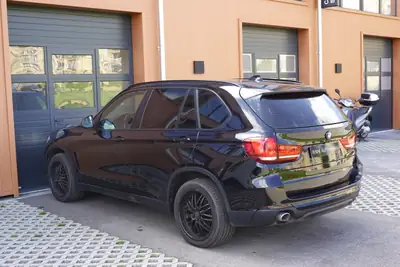 BMW X5 xDrive 25d — SUV premium diesel, intérieur cuir, équipements haut de gamme — Miniature 10