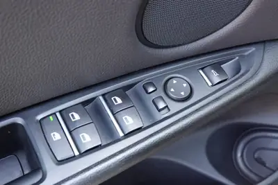 BMW X5 xDrive 25d — SUV premium diesel, intérieur cuir, équipements haut de gamme — Miniature 18