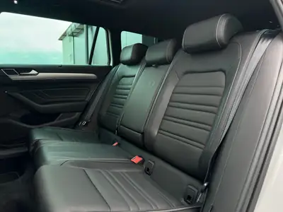 VW Passat Variant 2.0 TSI Elegance 4Motion — Monospace premium, 60 400 km, tout équipé — Miniature 11