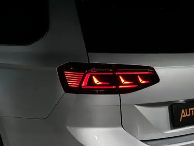VW Passat Variant 2.0 TSI Elegance 4Motion — Monospace premium, 60 400 km, tout équipé — Miniature 29