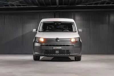VW Caddy Cargo 2.0 TDI Maxi — Utilitaire fiable, faible kilométrage et garantie constructeur — rear view