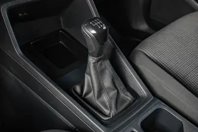 VW Caddy Cargo 2.0 TDI Maxi — Utilitaire fiable, faible kilométrage et garantie constructeur — Thumbnail 17