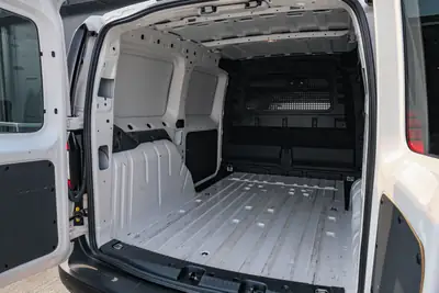 VW Caddy Cargo 2.0 TDI Maxi — Utilitaire fiable, faible kilométrage et garantie constructeur — Thumbnail 21
