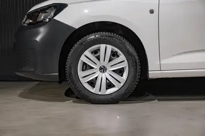 VW Caddy Cargo 2.0 TDI Maxi — Utilitaire fiable, faible kilométrage et garantie constructeur — Thumbnail 26