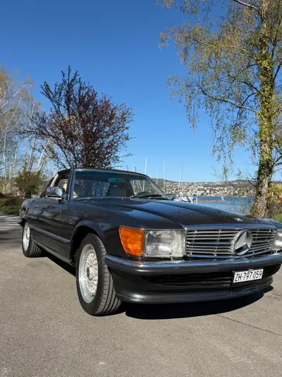 Mercedes-Benz SL 380 — Cabriolet légendaire des années 80, 197 ch et élégance intemporelle — dettaglio