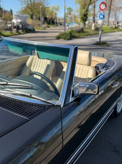 Mercedes-Benz SL 380 — Cabriolet légendaire des années 80, 197 ch et élégance intemporelle — Miniatura 19