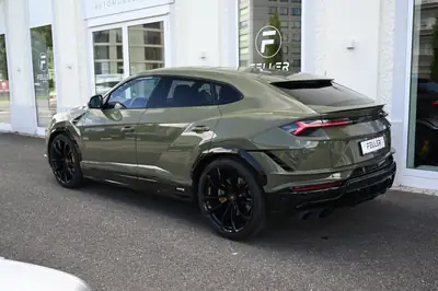 Lamborghini Urus S E-Gear — SUV haute performance 666 ch, couleur exclusive Verde Turbine — detail