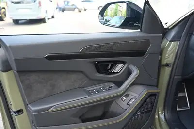 Lamborghini Urus S E-Gear — SUV haute performance 666 ch, couleur exclusive Verde Turbine — Thumbnail 10