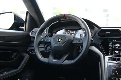 Lamborghini Urus S E-Gear — SUV haute performance 666 ch, couleur exclusive Verde Turbine — Thumbnail 16