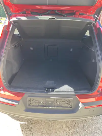 Volvo XC40 T5 Twin Engine R-Design — SUV hybride rechargeable, 83 000 km — détail
