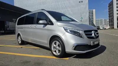 Mercedes-Benz V 300 d Extralang Swiss Edition — Monospace premium 4Matic, entretien impeccable — Außenansicht