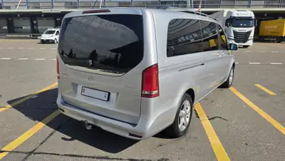 Mercedes-Benz V 300 d Extralang Swiss Edition — Monospace premium 4Matic, entretien impeccable — Innenraum