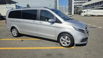 Mercedes-Benz V 300 d Extralang Swiss Edition — Monospace premium 4Matic, entretien impeccable — Armaturenbrett