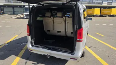 Mercedes-Benz V 300 d Extralang Swiss Edition — Monospace premium 4Matic, entretien impeccable — Miniatur 11