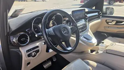 Mercedes-Benz V 300 d Extralang Swiss Edition — Monospace premium 4Matic, entretien impeccable — Miniatur 15