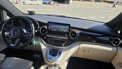 Mercedes-Benz V 300 d Extralang Swiss Edition — Monospace premium 4Matic, entretien impeccable — Miniatur 14