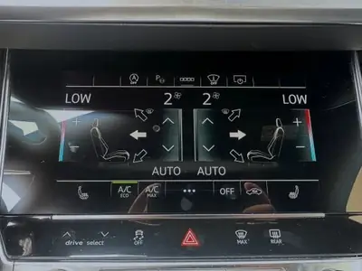 Audi A6 Avant 40 TDI Design quattro — Break premium diesel, toit panoramique et technologie HEAD-UP — Thumbnail 11