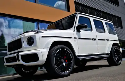 Mercedes-Benz G 63 AMG — SUV légendaire 584 ch, entretien gratuit inclus — dashboard