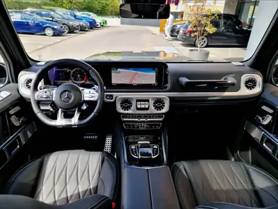 Mercedes-Benz G 63 AMG — SUV légendaire 584 ch, entretien gratuit inclus — Thumbnail 13