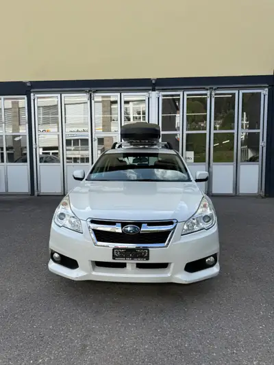 Subaru Legacy 2.0i Swiss AWD — Break fiable, transmission Lineartronic, traction intégrale — vista esterna