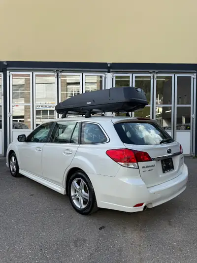 Subaru Legacy 2.0i Swiss AWD — Break fiable, transmission Lineartronic, traction intégrale — interni