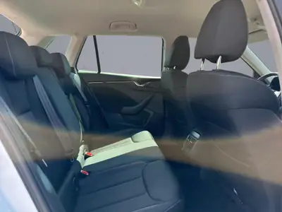 Skoda Kamiq 1.0 TSI Tour DSG — Citadin malin, consommation économique — Miniature 16