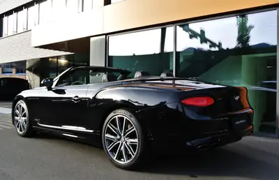 Bentley Continental GTC 4.0 V8 S 2024 — Cabriolet de luxe, 19 900 km seulement — Thumbnail 7