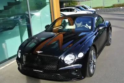 Bentley Continental GTC 4.0 V8 S 2024 — Cabriolet de luxe, 19 900 km seulement — Thumbnail 10