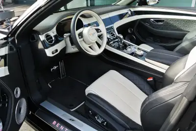 Bentley Continental GTC 4.0 V8 S 2024 — Cabriolet de luxe, 19 900 km seulement — Thumbnail 16