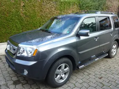 Honda Pilot Touring 2011 — SUV 7 places robuste, 60'000 km, pneus neufs — vue extérieure