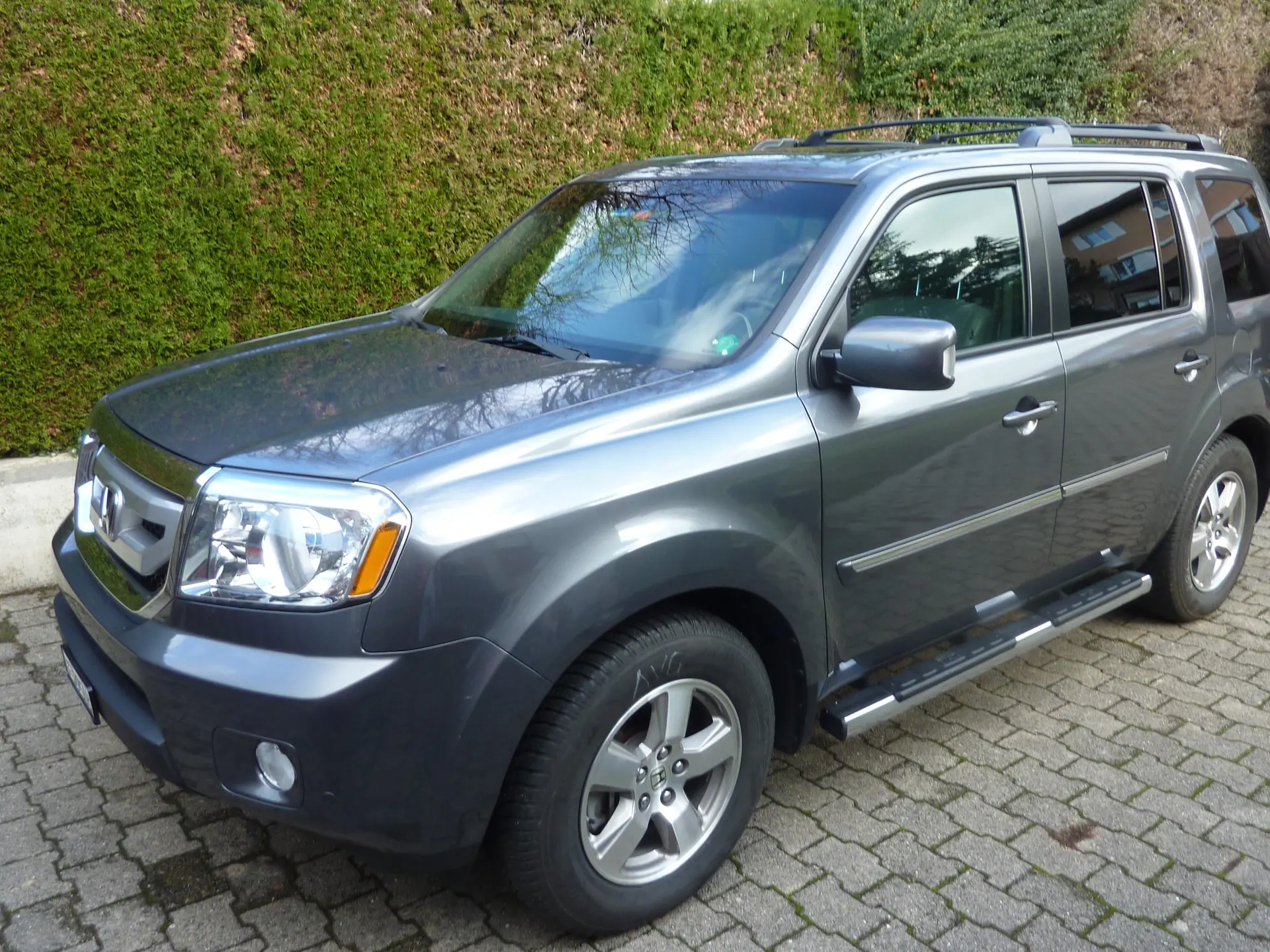 Honda Pilot Touring 2011 — SUV 7 places robuste, 60'000 km, pneus neufs — vue extérieure