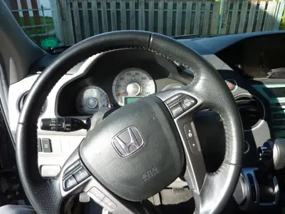 Honda Pilot Touring 2011 — SUV 7 places robuste, 60'000 km, pneus neufs — arrière