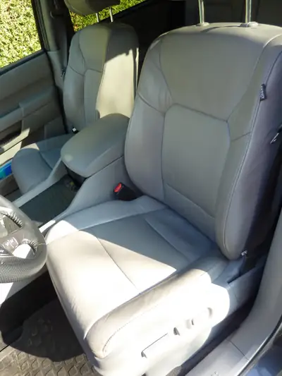 Honda Pilot Touring 2011 — SUV 7 places robuste, 60'000 km, pneus neufs — intérieur