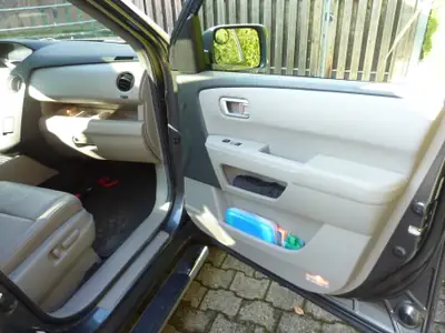 Honda Pilot Touring 2011 — SUV 7 places robuste, 60'000 km, pneus neufs — Miniature 12