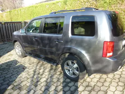 Honda Pilot Touring 2011 — SUV 7 places robuste, 60'000 km, pneus neufs — Miniature 17
