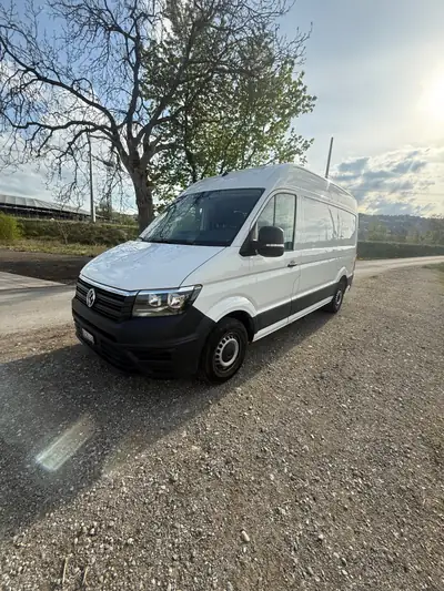 VW Crafter 2022 — Utilitaire diesel robuste, 67'300 km, parfait pour les professionnels — fianco