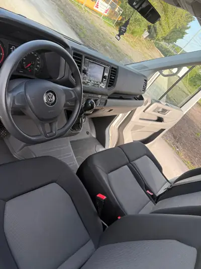 VW Crafter 2022 — Utilitaire diesel robuste, 67'300 km, parfait pour les professionnels — vista posteriore
