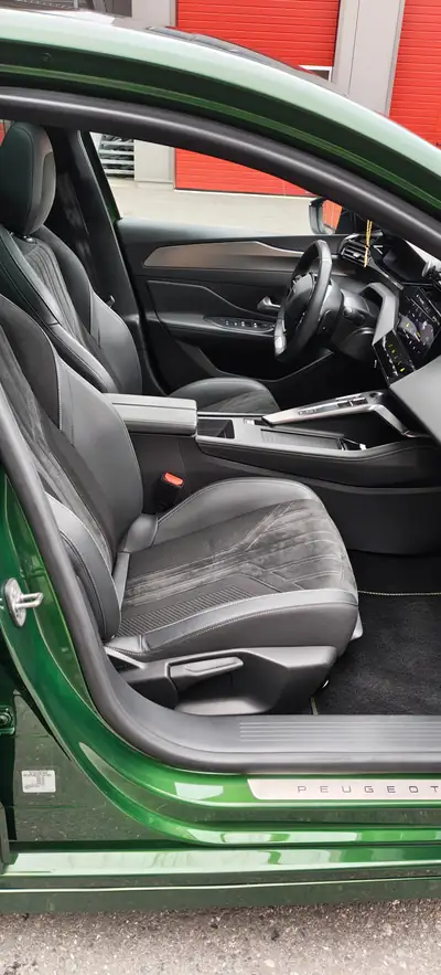 Peugeot 308 1.2 PureTech GT — Élégance verte, 75000 km, équipement premium — Miniature 10