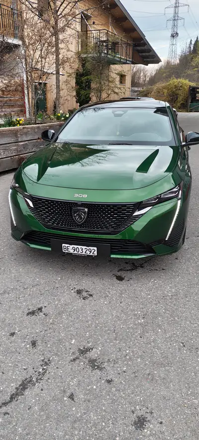 Peugeot 308 1.2 PureTech GT — Élégance verte, 75000 km, équipement premium — Miniature 16